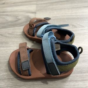 Old navy toddler sandals size 6